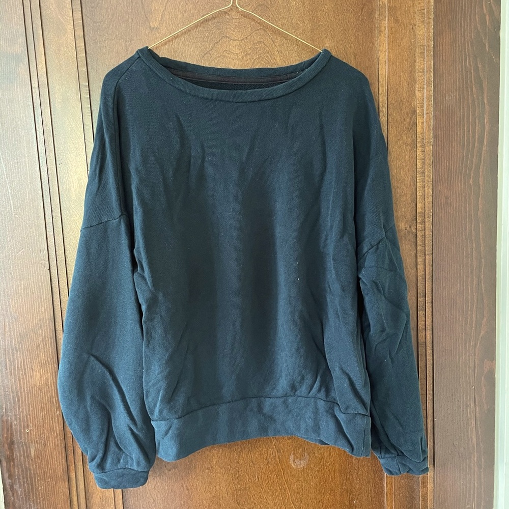 Black Comfy Crew Neck Sweatshirt